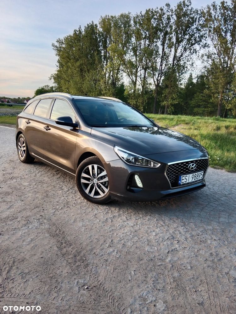 Hyundai i30 1.6 CRDi Classic + - 17