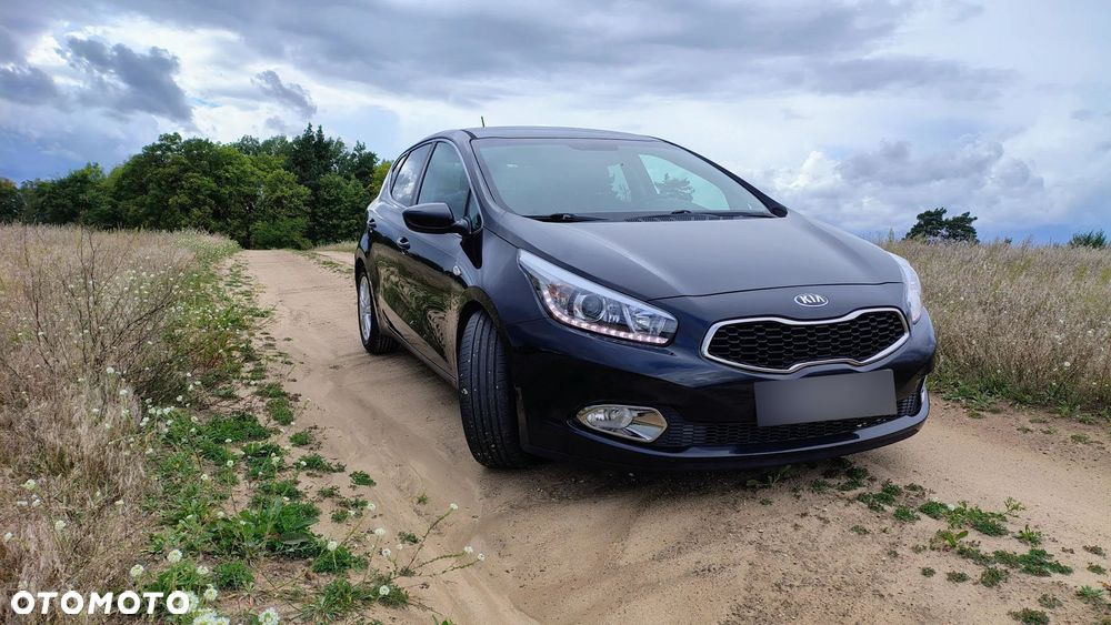 Kia Ceed 1.6 CRDi 128 Dream Team Edition - 2