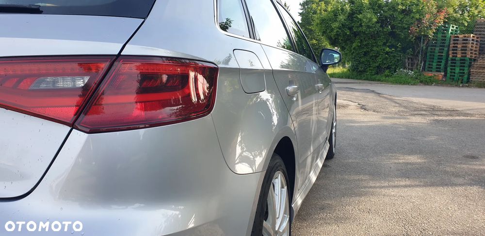 Audi A3 Sportback 1.4 TFSI E-tron Ambiente e-S tronic - 5