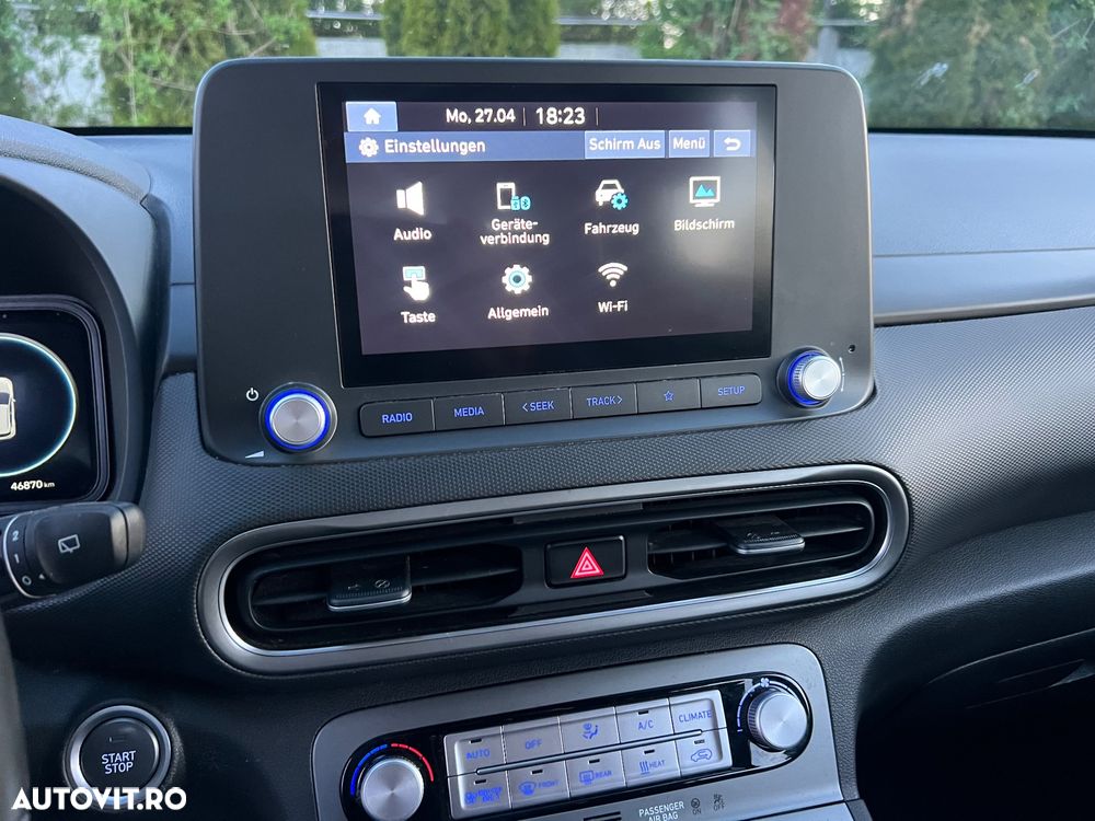 Hyundai KONA Select - 18