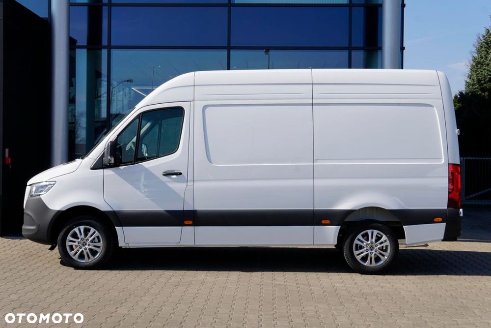 Mercedes-Benz Sprinter - 4