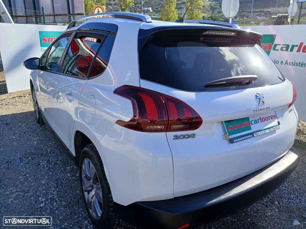 Peugeot 2008 1.2 PureTech Style - 11