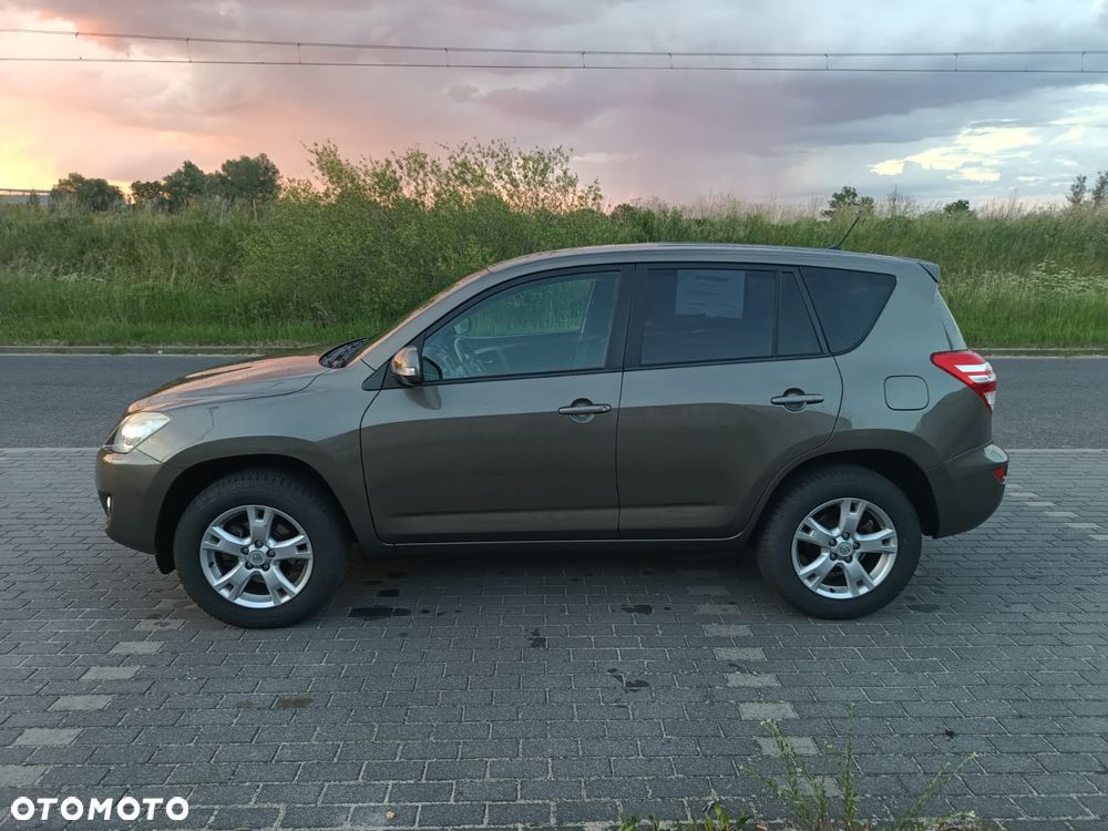 Toyota RAV4 - 4