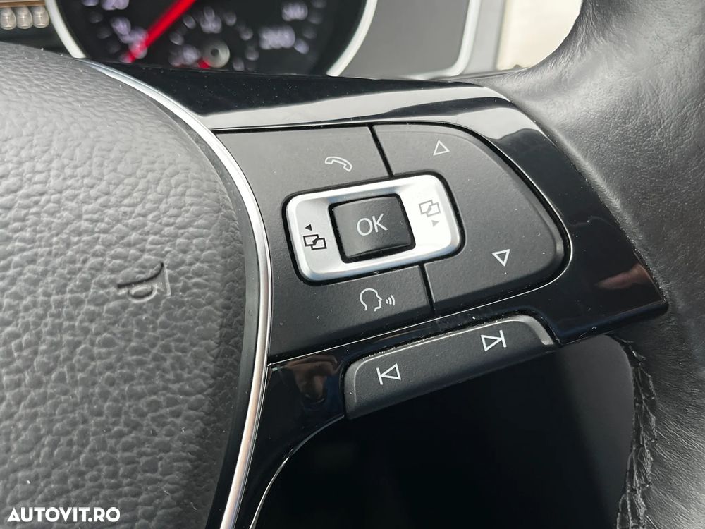 Volkswagen Passat - 17