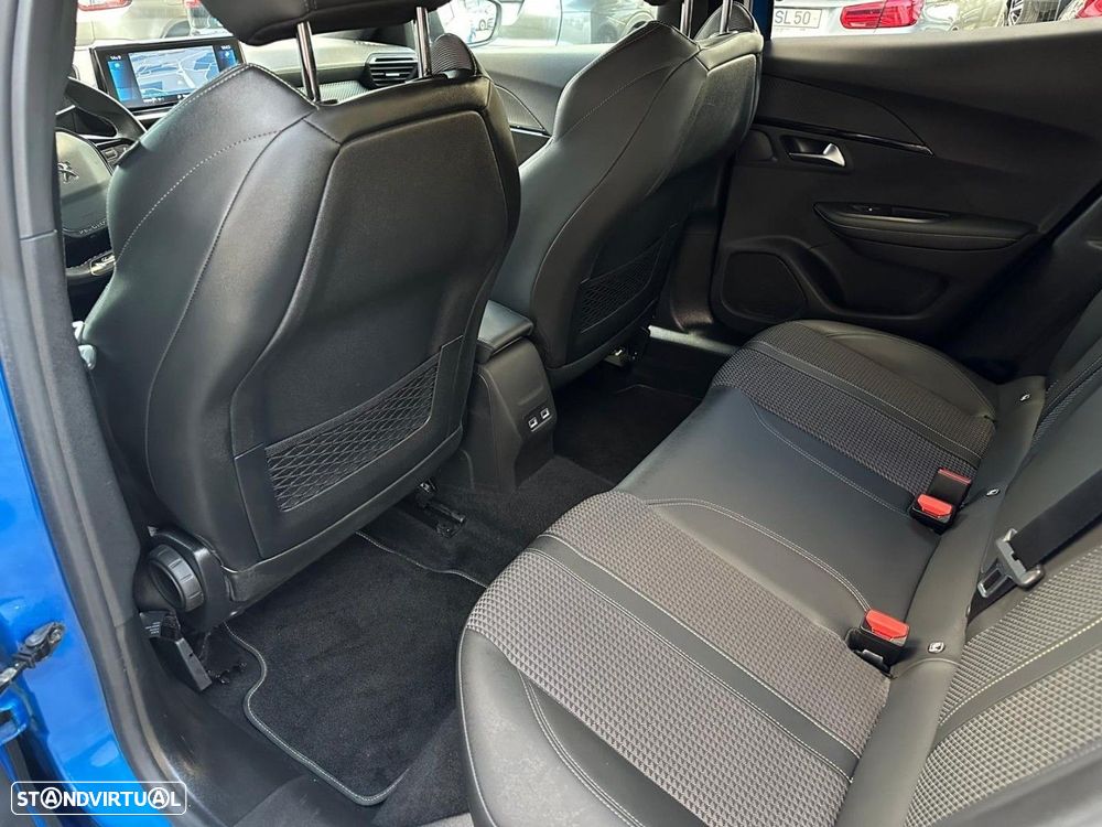 Peugeot 2008 1.5 BlueHDi GT Line - 12