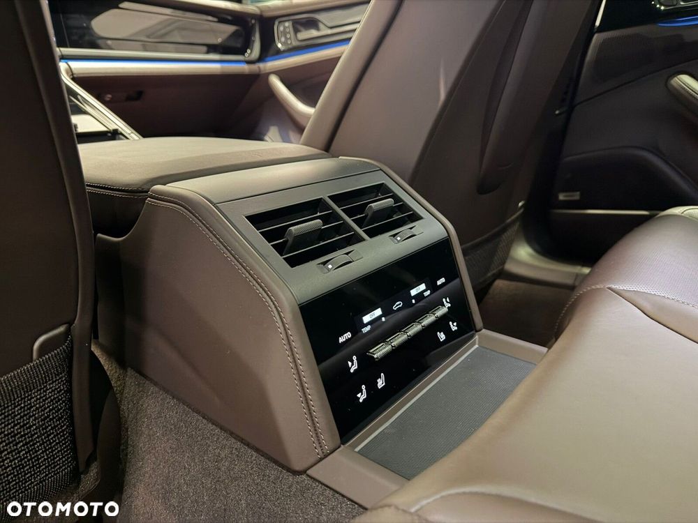 Porsche Panamera - 25