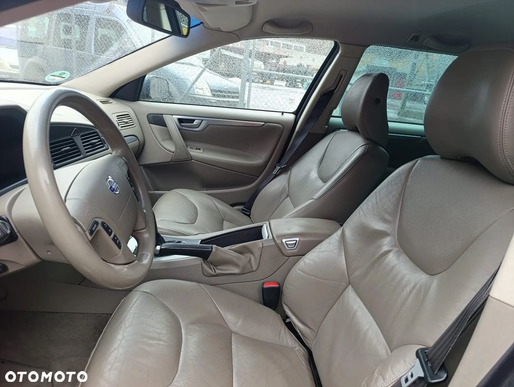 Volvo V70 D5 - 14