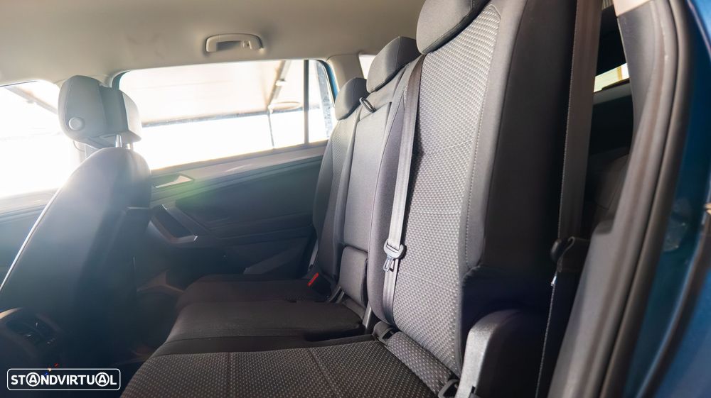 VW Tiguan Allspace 2.0 TDI Confortline DSG - 32