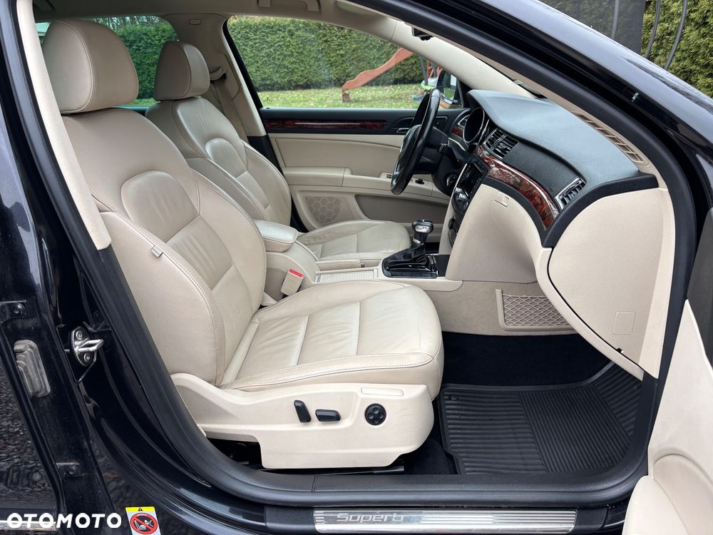 Skoda Superb 2.0 TDI 4x4 DSG Exclusive - 23