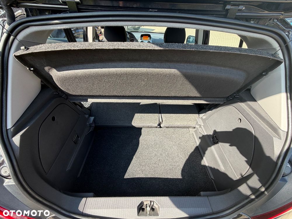 Opel Corsa 1.4 Cosmo - 8