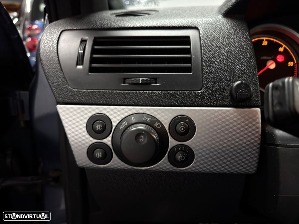 Opel Astra GTC 1.7 CDTI DPF Sport - 15