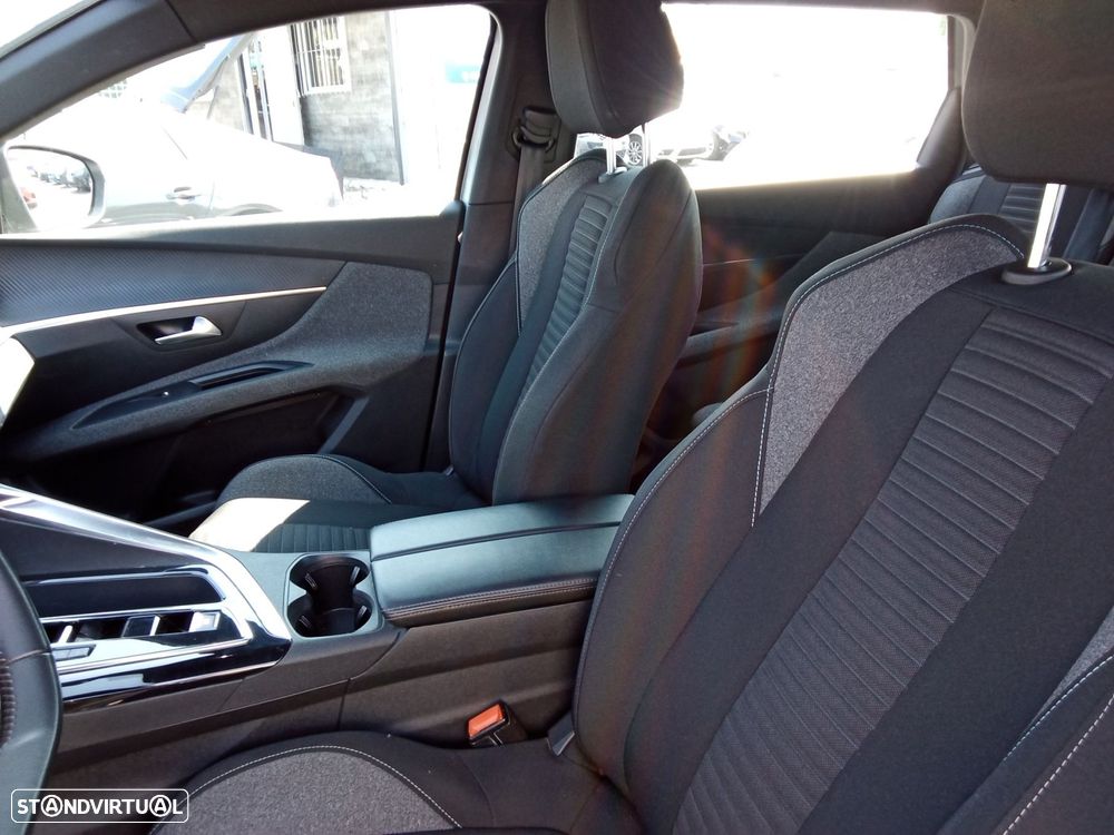 Peugeot 5008 1.5 BlueHDi Allure Pack EAT8 - 23