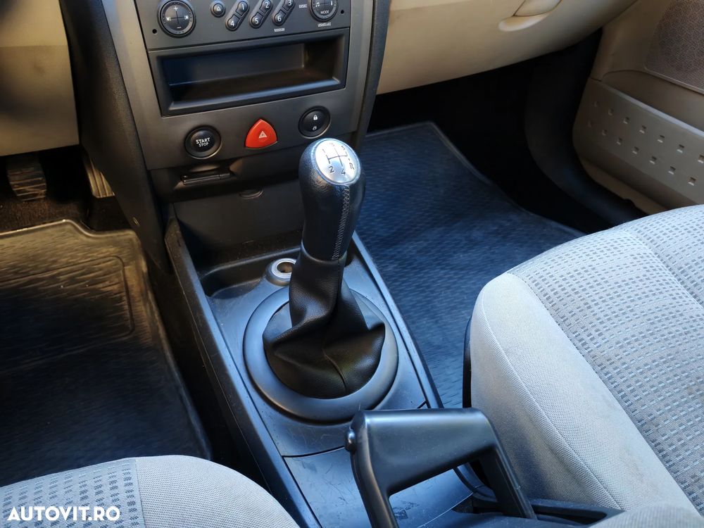 Renault Megane II 1.6 Influence - 13