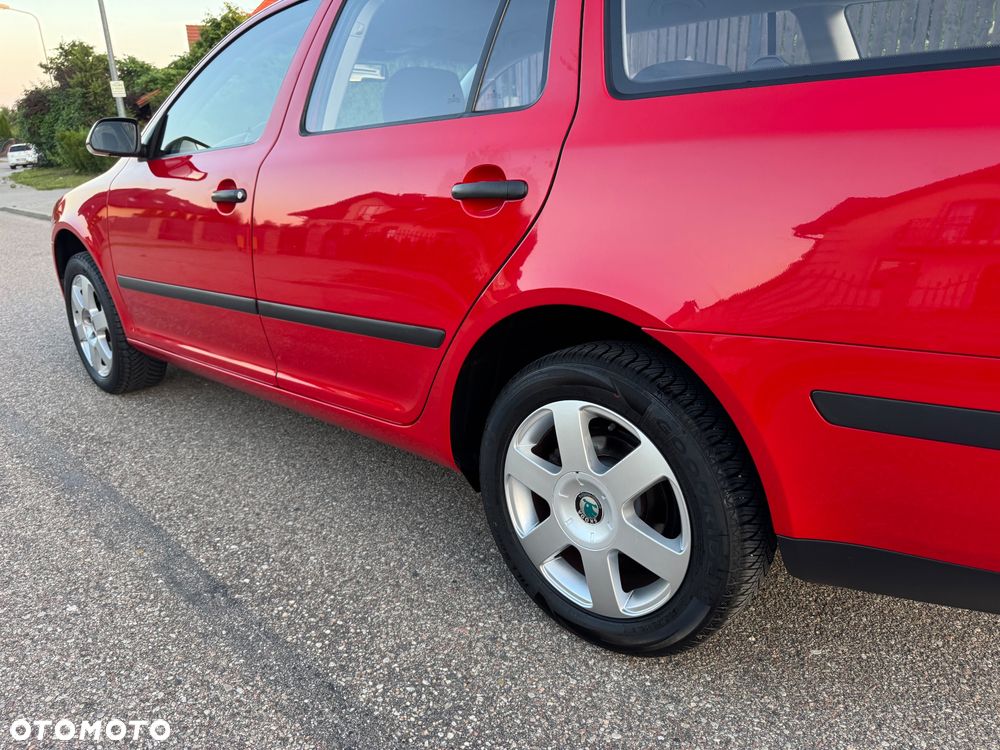 Skoda Octavia 1.6 Combi Ambiente - 14