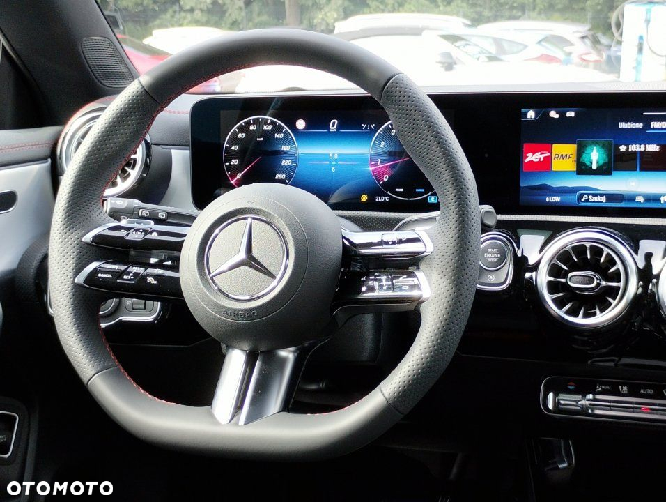 Mercedes-Benz CLA - 12