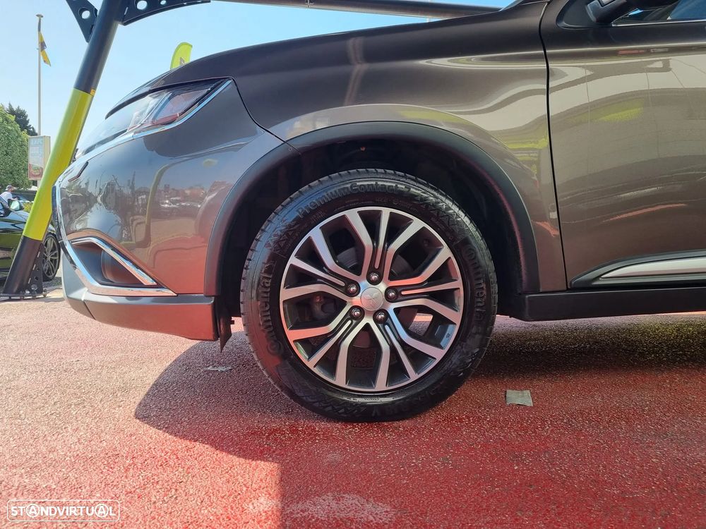 Mitsubishi Outlander 2.2 DI-D Intense - 3
