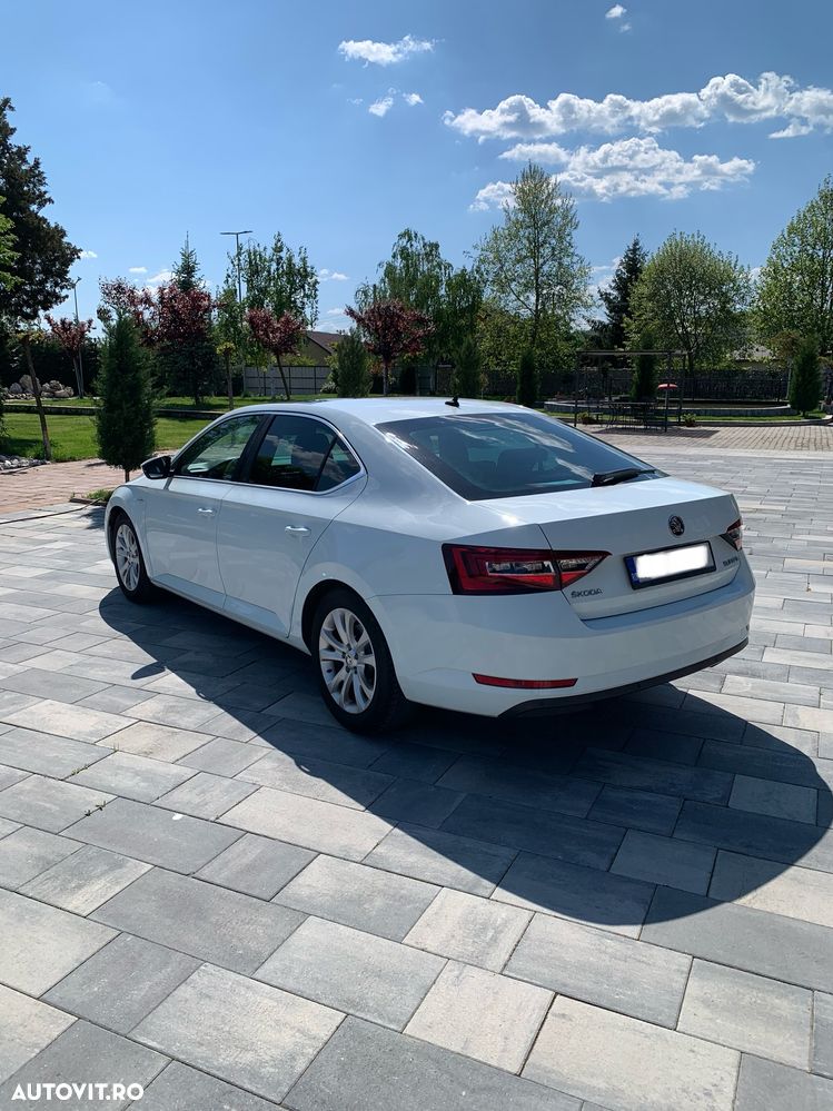 Skoda Superb 2.0 TDI DSG L&K - 7