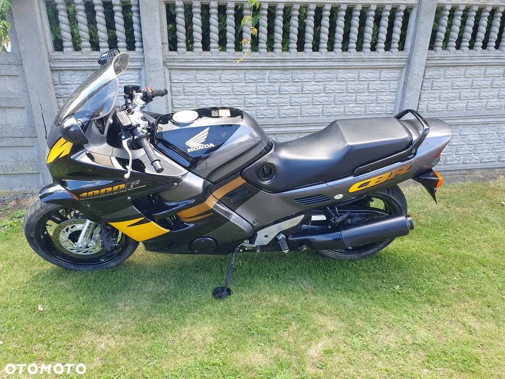 Honda CBR - 1