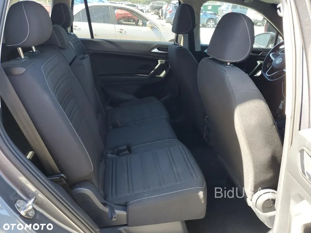 Volkswagen Tiguan - 9