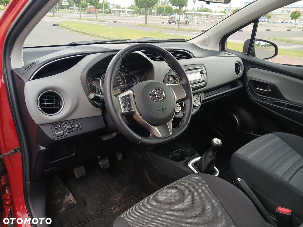 Toyota Yaris 1.0 Active EU6 - 17