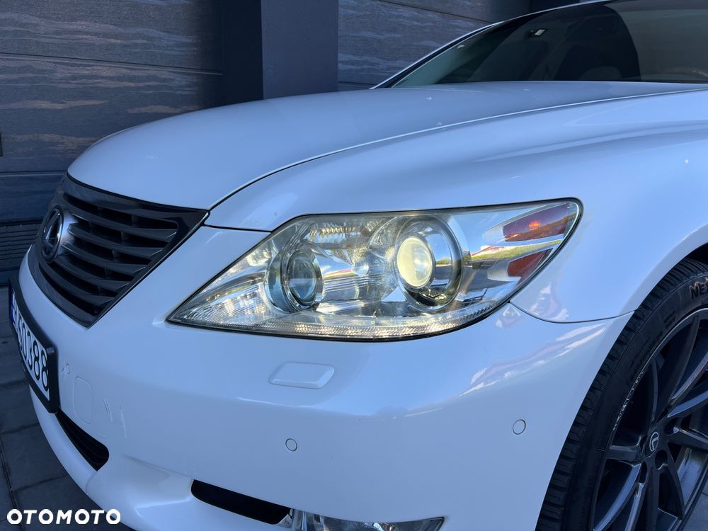Lexus Ls 2011 photo 5