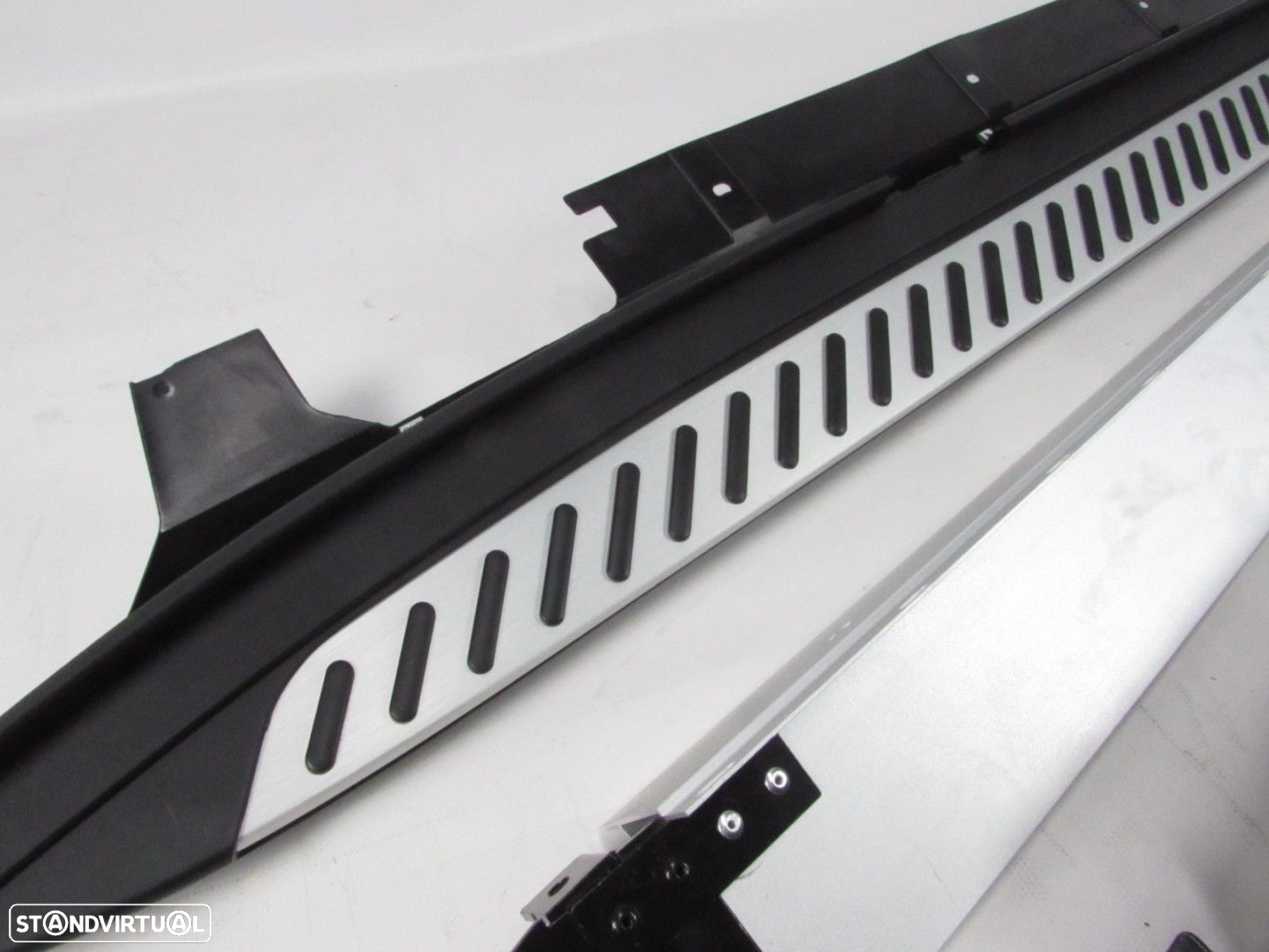 Conjunto de Embaladeiras e Estribos Novo BMW X1 (F48) - 2