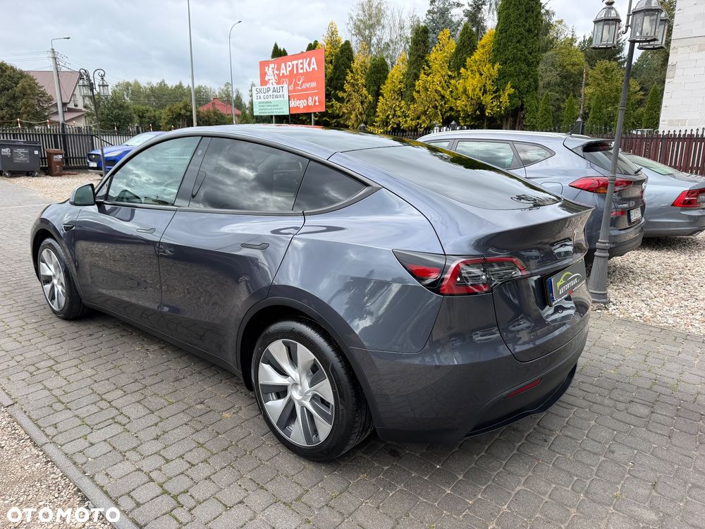 Tesla Model Y RWD - 35