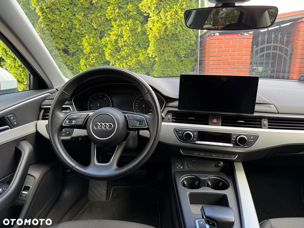 Audi A4 Limousine - 14