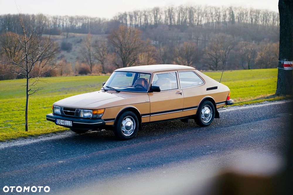 Saab 900 - 23