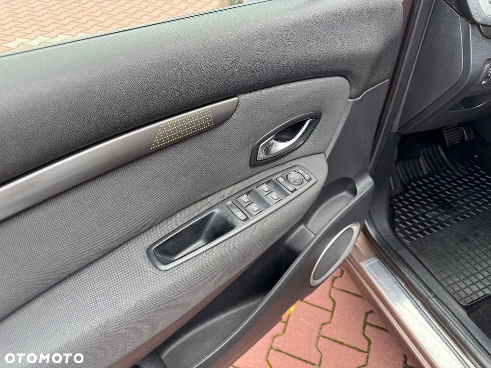 Renault Scenic 2.0 16V Tech Run - 14