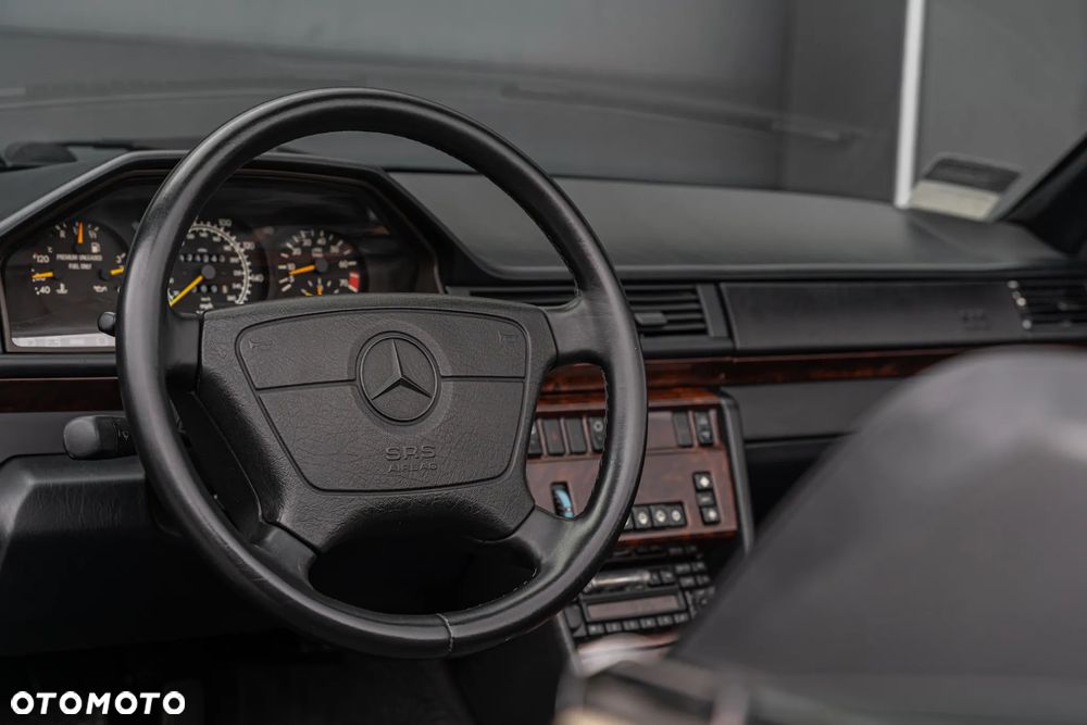 Mercedes-Benz Klasa E - 24