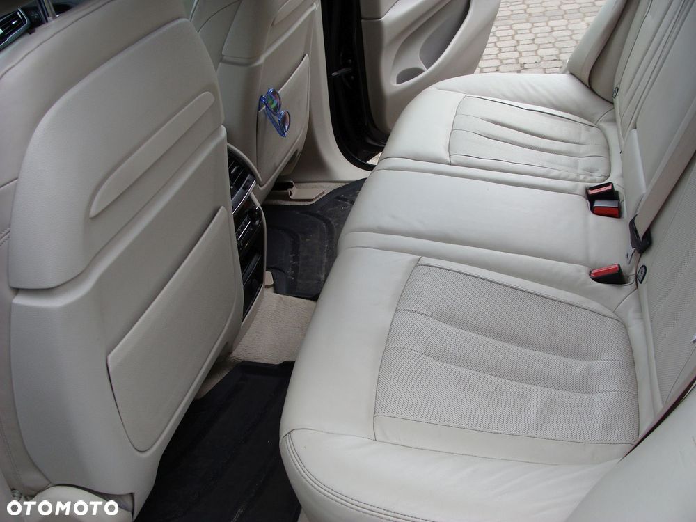 BMW X5 M M50d - 10