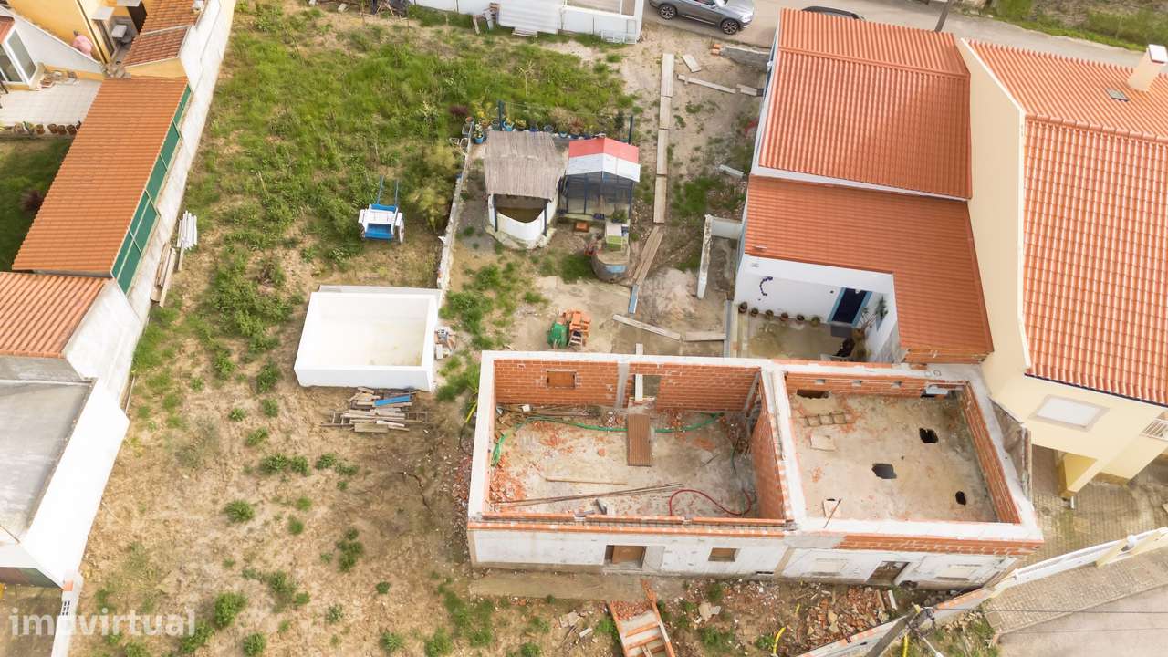 Moradia térrea com armazém e projeto aprovado – Sobral, Lourinhã - Grande imagem: 3/16