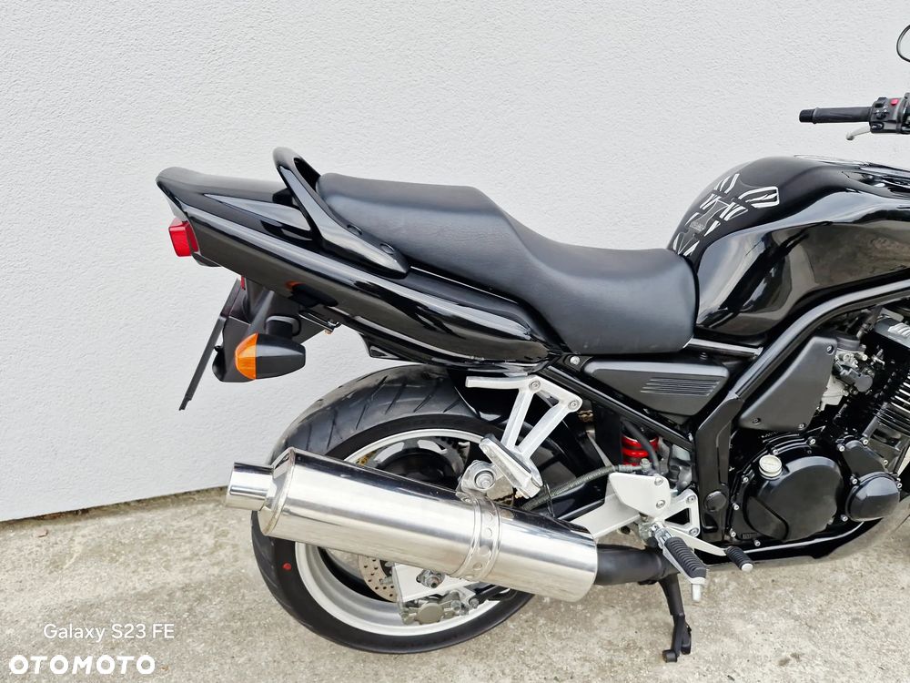 Yamaha FZS - 28