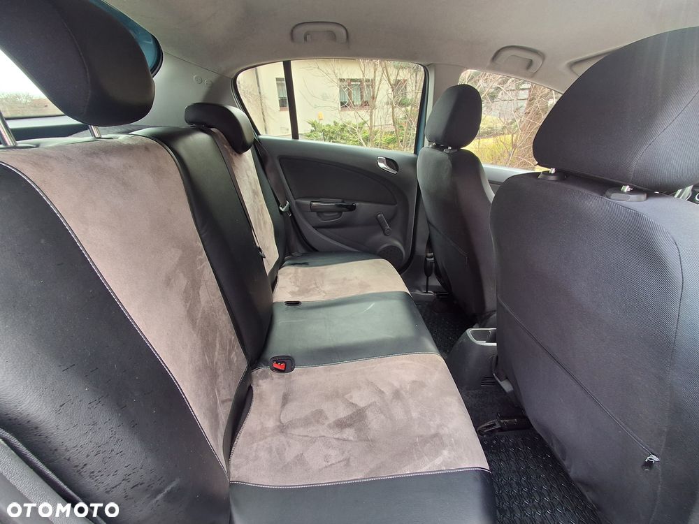 Opel Corsa 1.2 16V Cosmo - 11