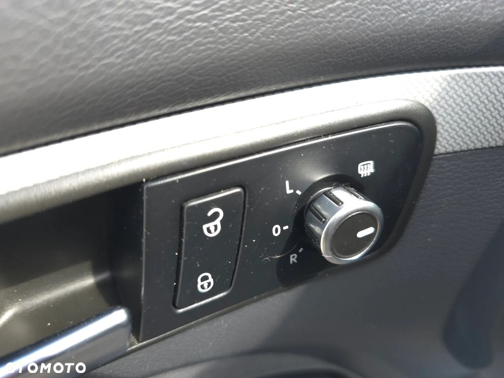 Volkswagen Touran 1.6 TDI DPF BlueMotion Technology DSG MATCH - 20