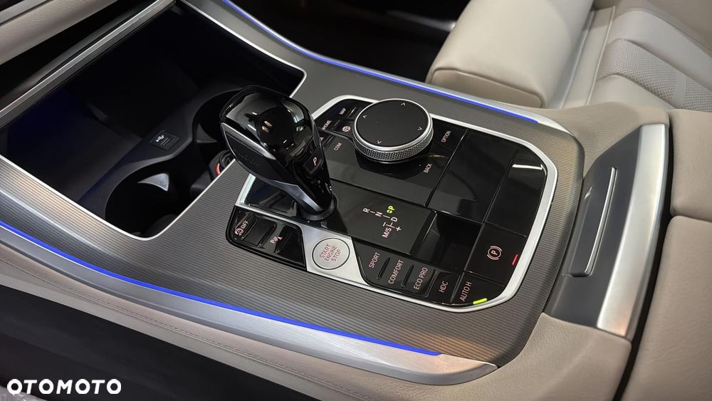 BMW X5 xDrive40i mHEV - 16