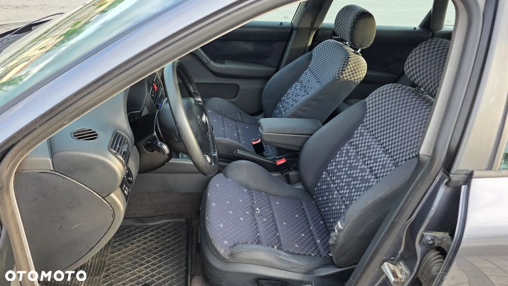 Audi Inny 1.9 TDI Ambiente - 15