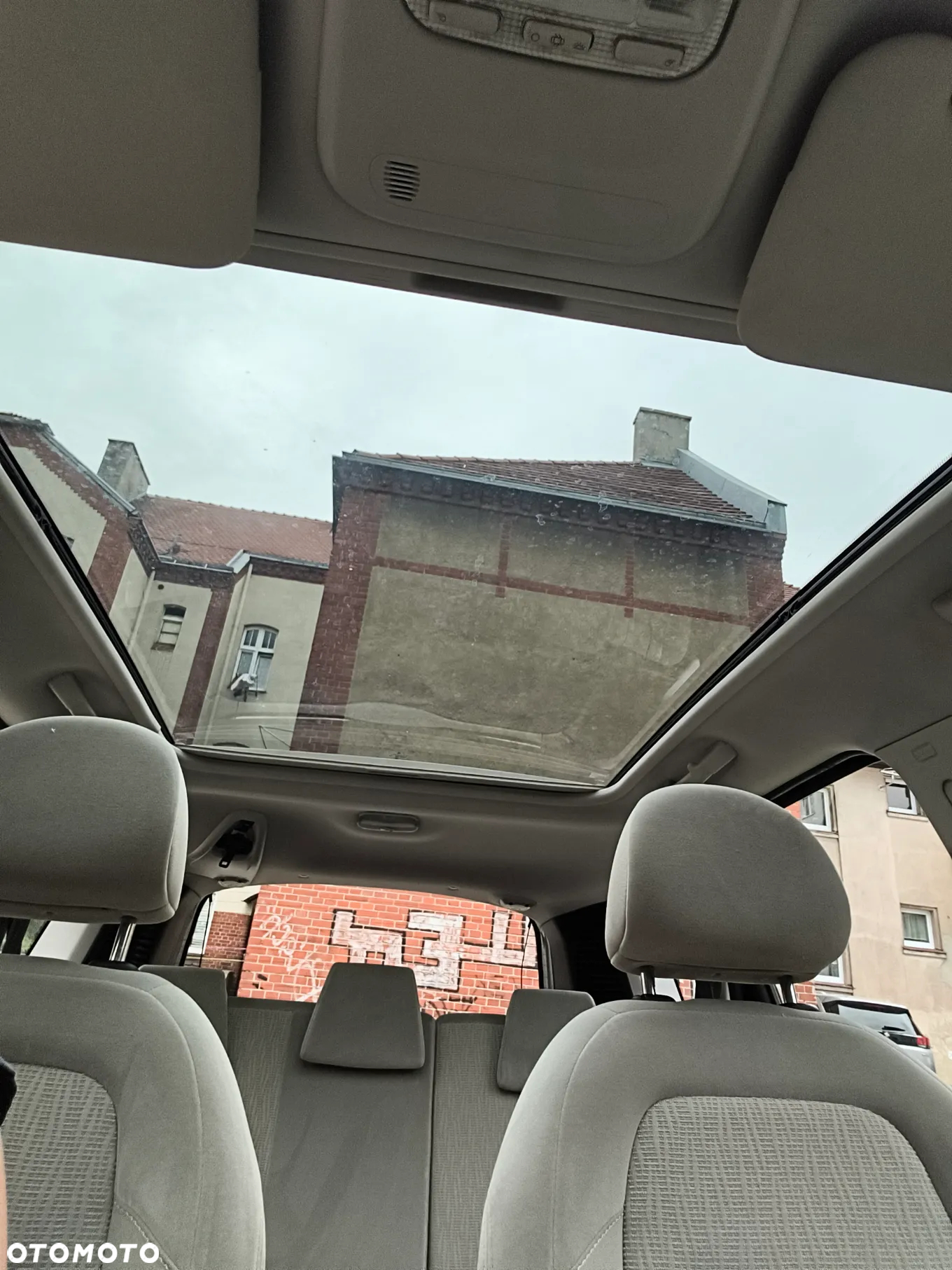 Citroën C3 Picasso 1.6 HDi Exclusive - 24