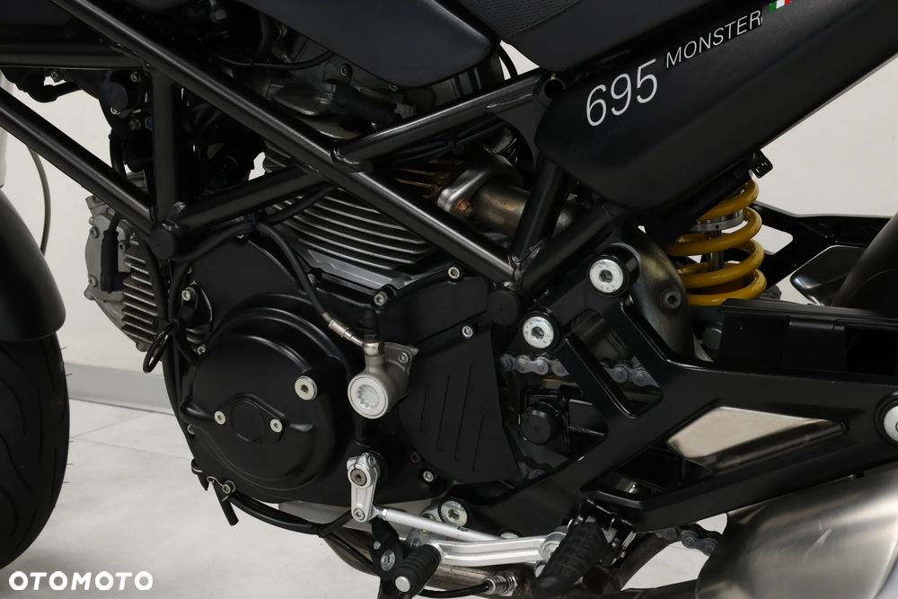Ducati Monster - 30