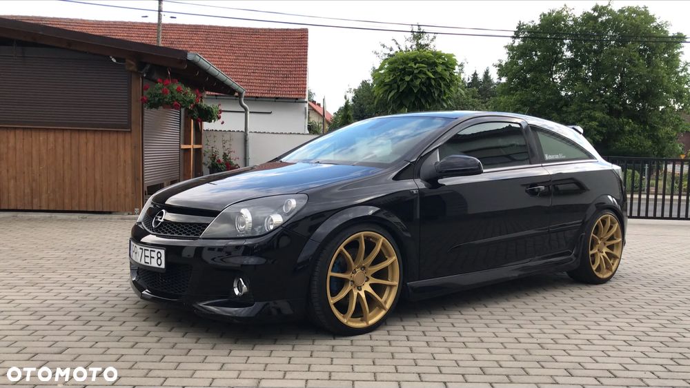 Opel Astra OPC - 1