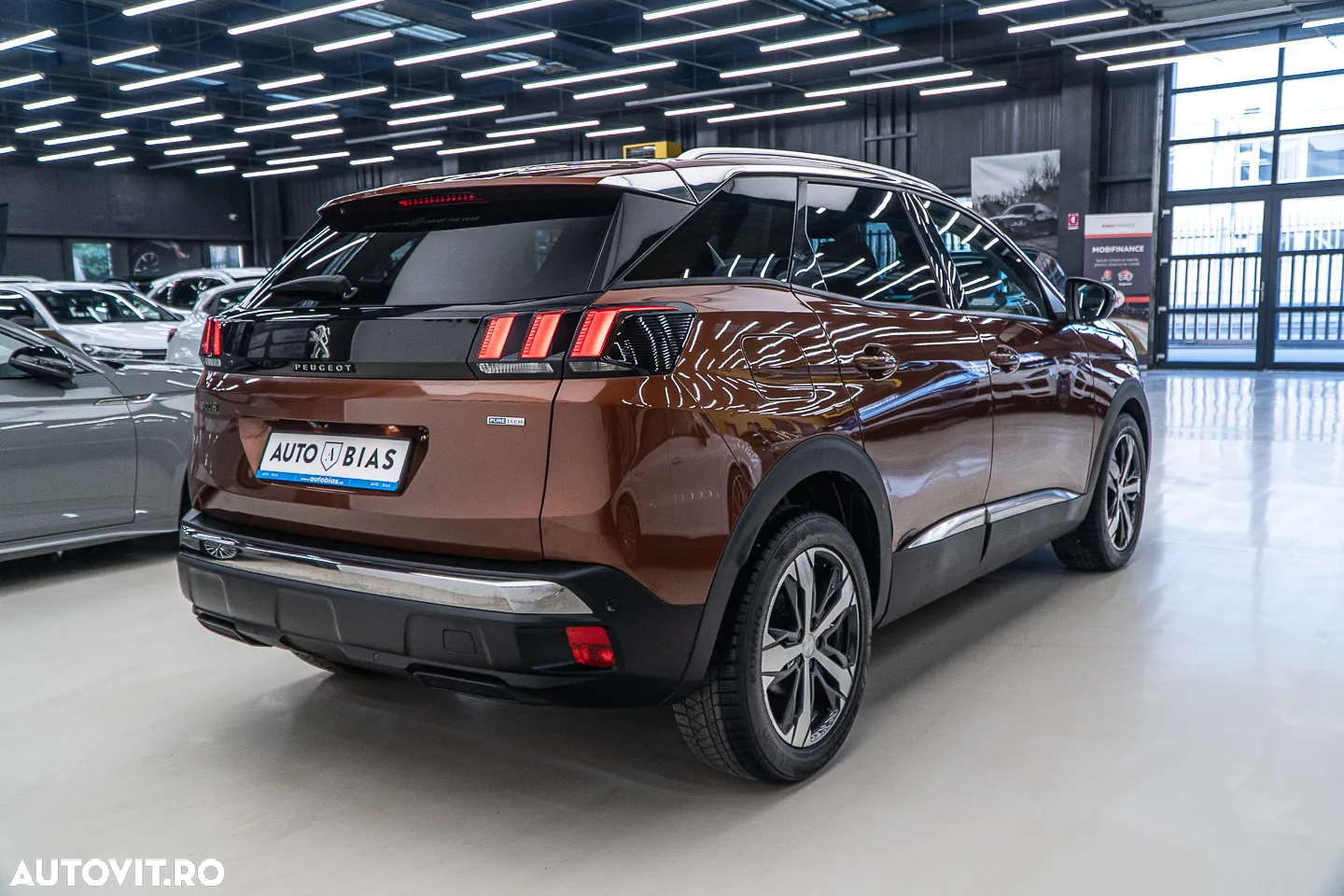 Peugeot 3008 1.2 PureTech Turbo S&S EAT6 Allure - 7