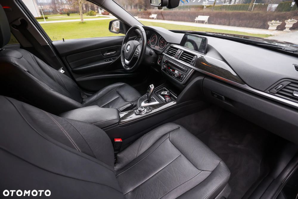 BMW Seria 3 320d xDrive Sport-Aut Luxury Line - 26