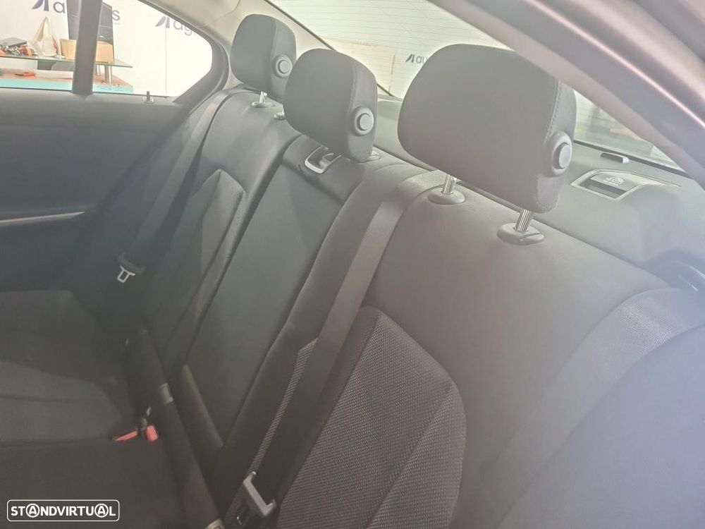 BMW 330 e Auto - 9