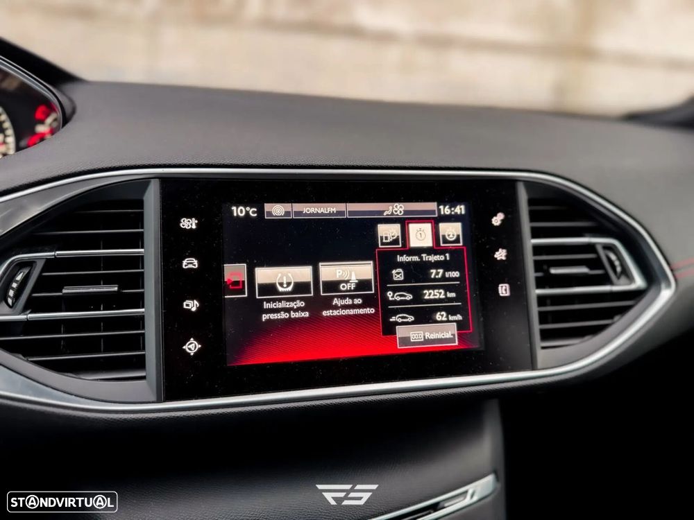 Peugeot 308 1.6 e-THP GTi - 32