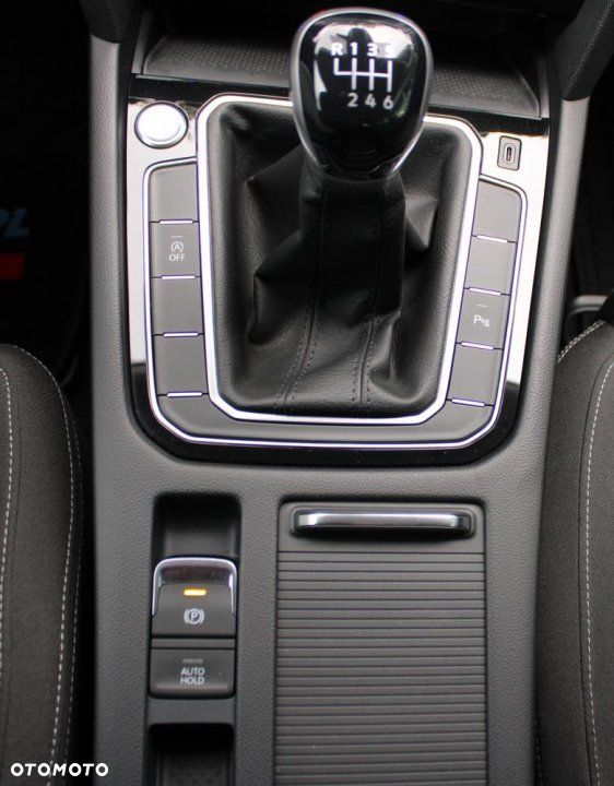 Volkswagen Passat - 31