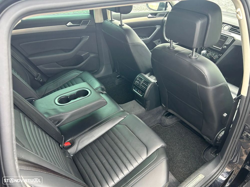 VW Passat Variant 1.6 TDI Highline DSG - 15