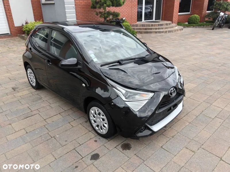Toyota Aygo x.shift x-play connect - 11