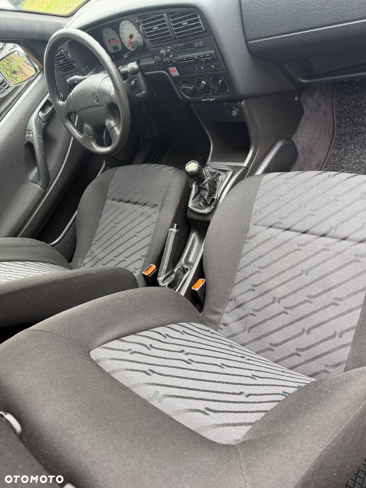 Volkswagen Passat - 9