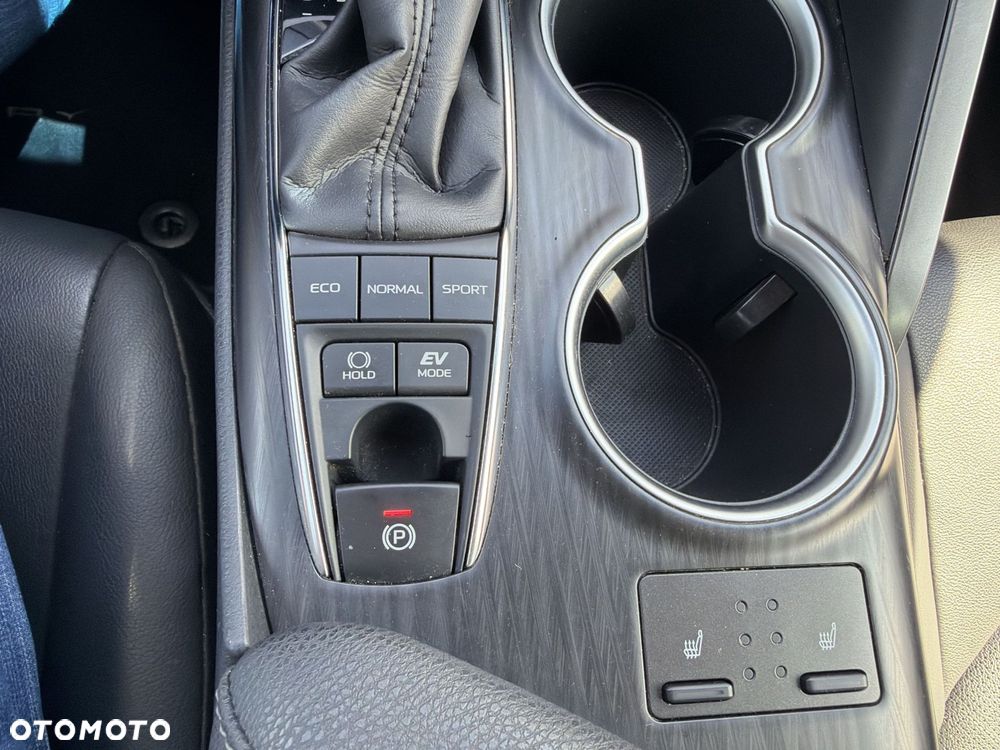 Toyota Camry 2.5 Hybrid Executive CVT - 23